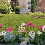 T2 meublé 1 er étage dans un quartier calme à PARIS 17